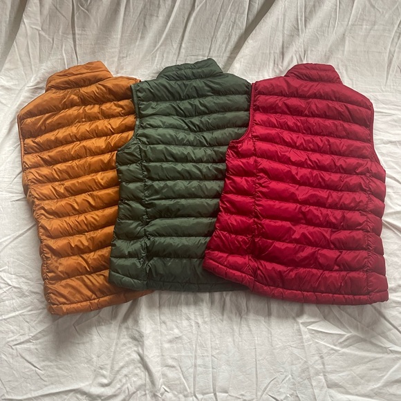 32 Degrees Women’s set of 3 puffer vests - red orange and green- size small - Picture 2 of 10